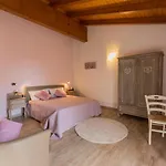 Sara&sara Agrituristico Couette-café Savorgnano